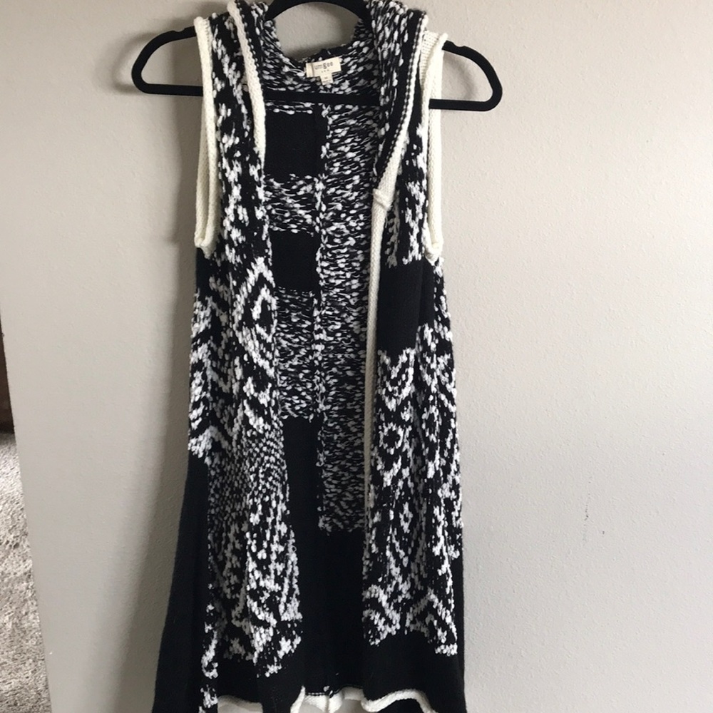 Hooded sweater vest